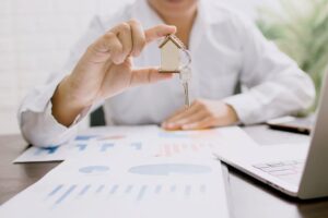 Estrategia de venta inmobiliaria con enfoque moderno y digital